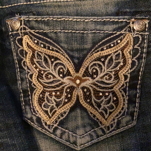 Size 25 Jean Shorts - Picture 3 of 15